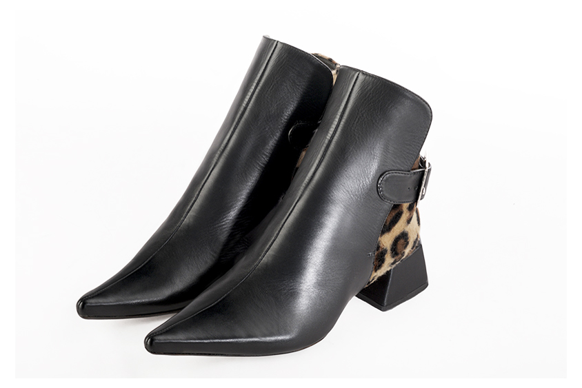 Women's satin black and animal print elegant ankle boots, with buckles at the back. Pointed toe. Low flare heels - Front view